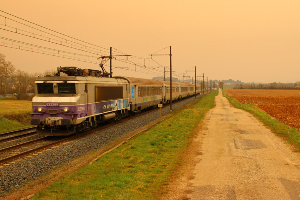 train BB22200